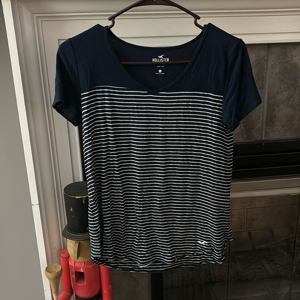 hollister t shirt